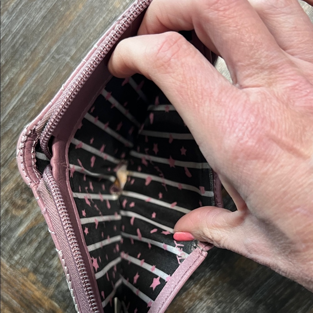 Betsey Johnson Mauve Pink Quilted Heart Zip Wallet with Gold Plate - Picture 7 of 7
